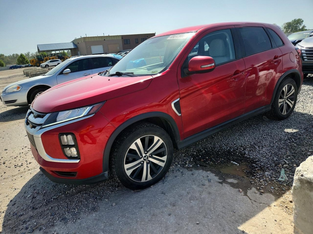 Vue de 2021 MITSUBISHI OUTLANDER SPORT ES, angle 1