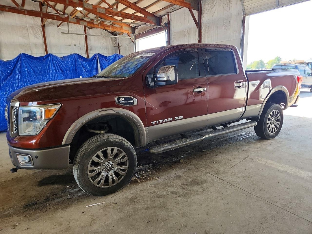 Вид 2016 NISSAN TITAN XD PLATINUM RESERVE, угол 1