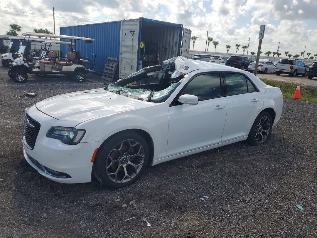 Вид 2018 CHRYSLER 300 S, угол 1