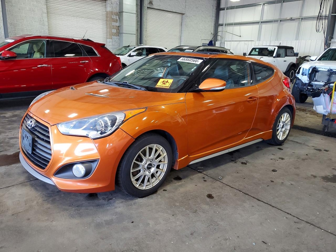 Vue de 2013 HYUNDAI VELOSTER TURBO, angle 1