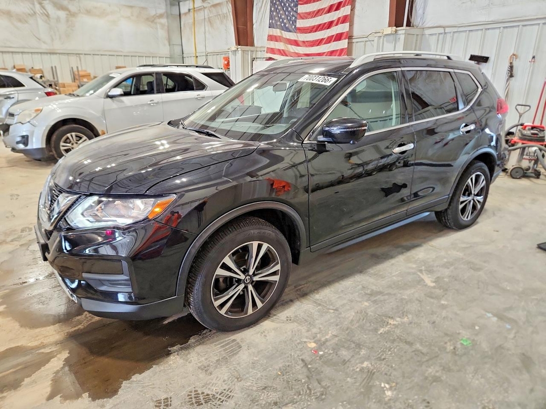 Вид 2019 NISSAN ROGUE SV, угол 1