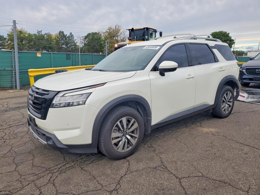 منظر 2022 NISSAN PATHFINDER SL، زاوية 1