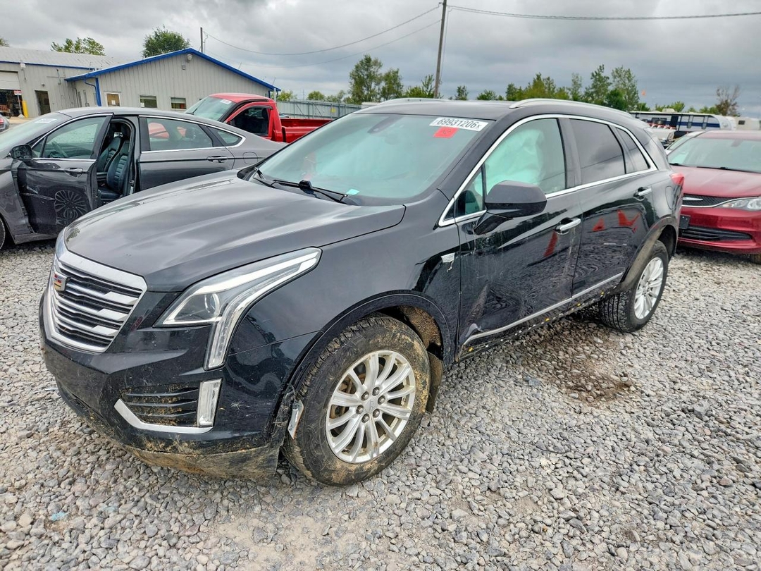 Vue de 2017 CADILLAC XT5, angle 1
