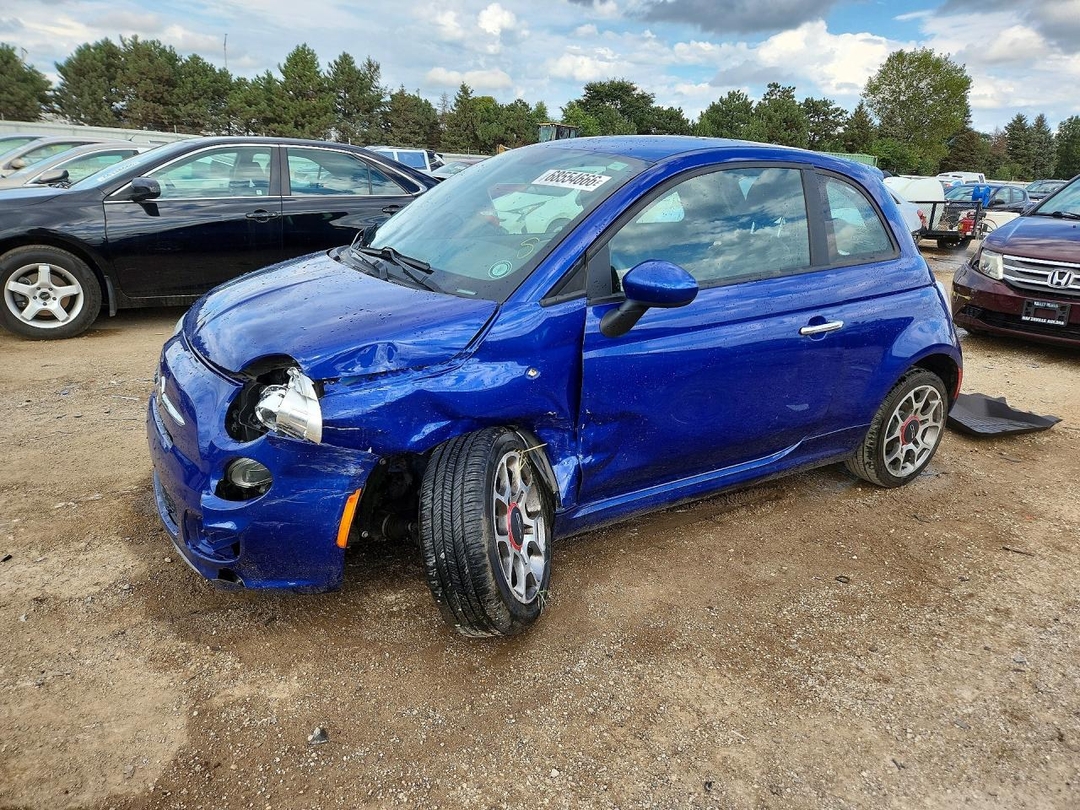 Vista de 2013 FIAT 500 SPORT, ángulo 1