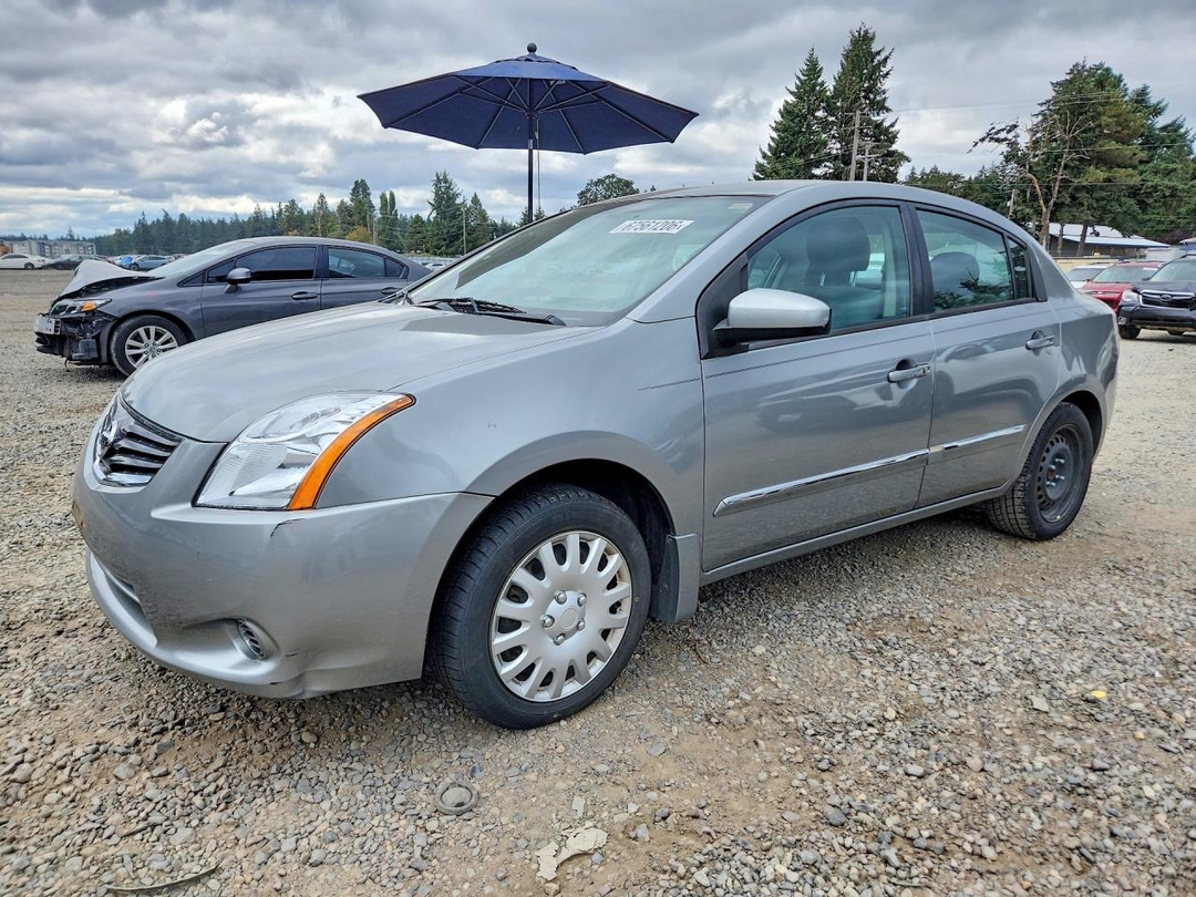 Vue de 2011 NISSAN SENTRA 2.0, angle 1