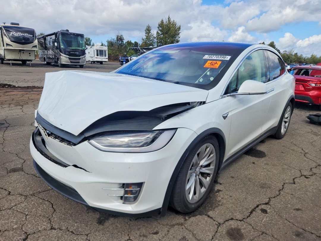 منظر 2018 TESLA MODEL X، زاوية 1