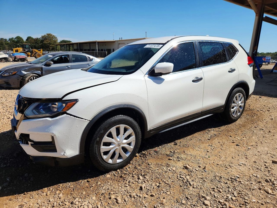 Vue de 2017 NISSAN ROGUE S, angle 1