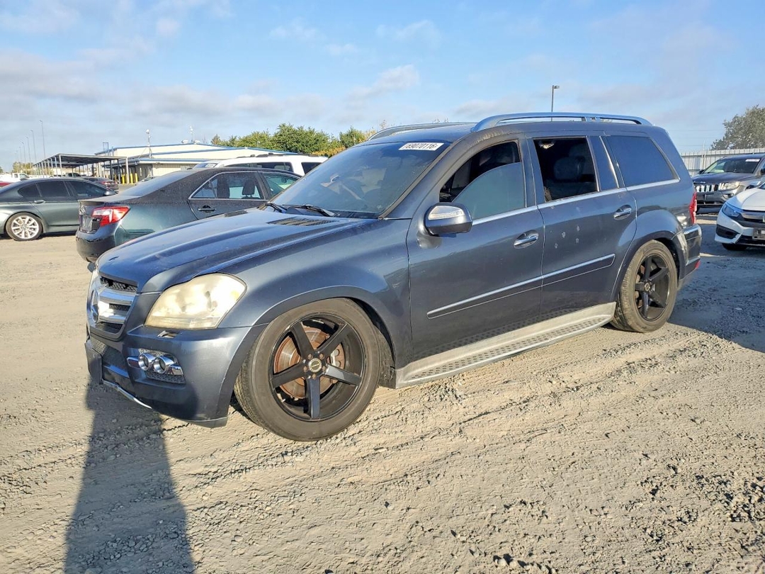 Vue de 2010 MERCEDES-BENZ GL 450 4MATIC, angle 1