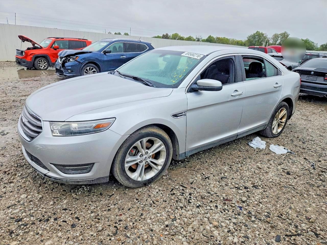 Vue de 2013 FORD TAURUS SEL, angle 1