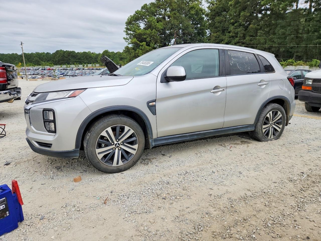 Vista de 2022 MITSUBISHI OUTLANDER SPORT ES, ángulo 1
