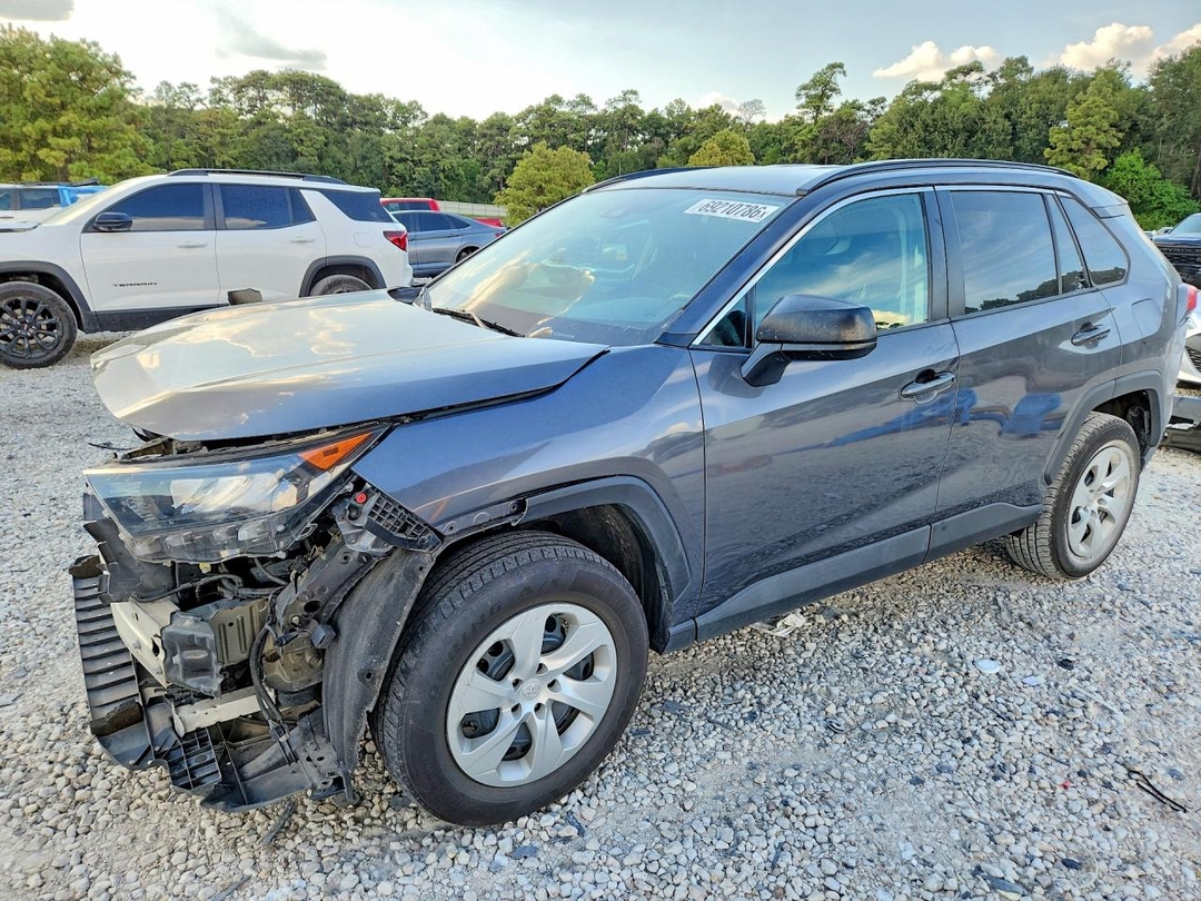 منظر 2019 TOYOTA RAV4 LE، زاوية 1