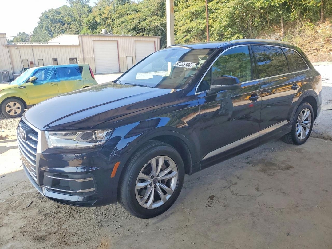Vue de 2017 AUDI Q7 PREMIUM, angle 1