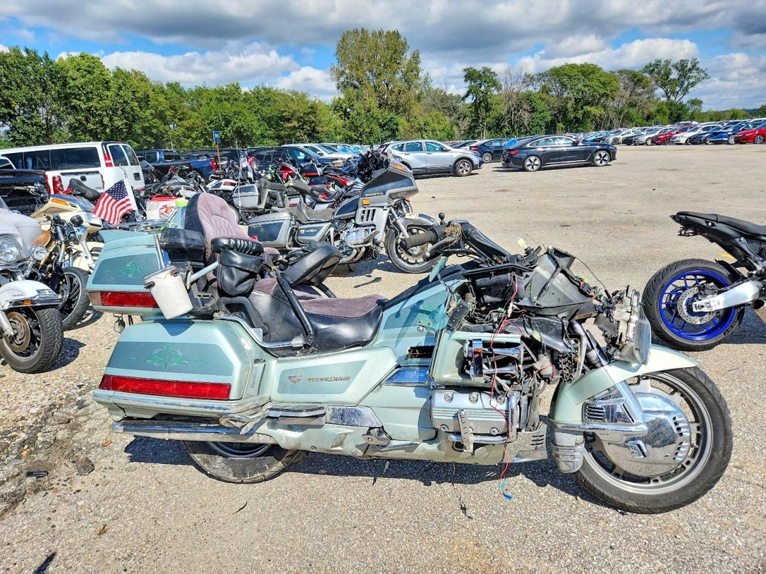 Вид 1999 HONDA GL1500 SE12, угол 1