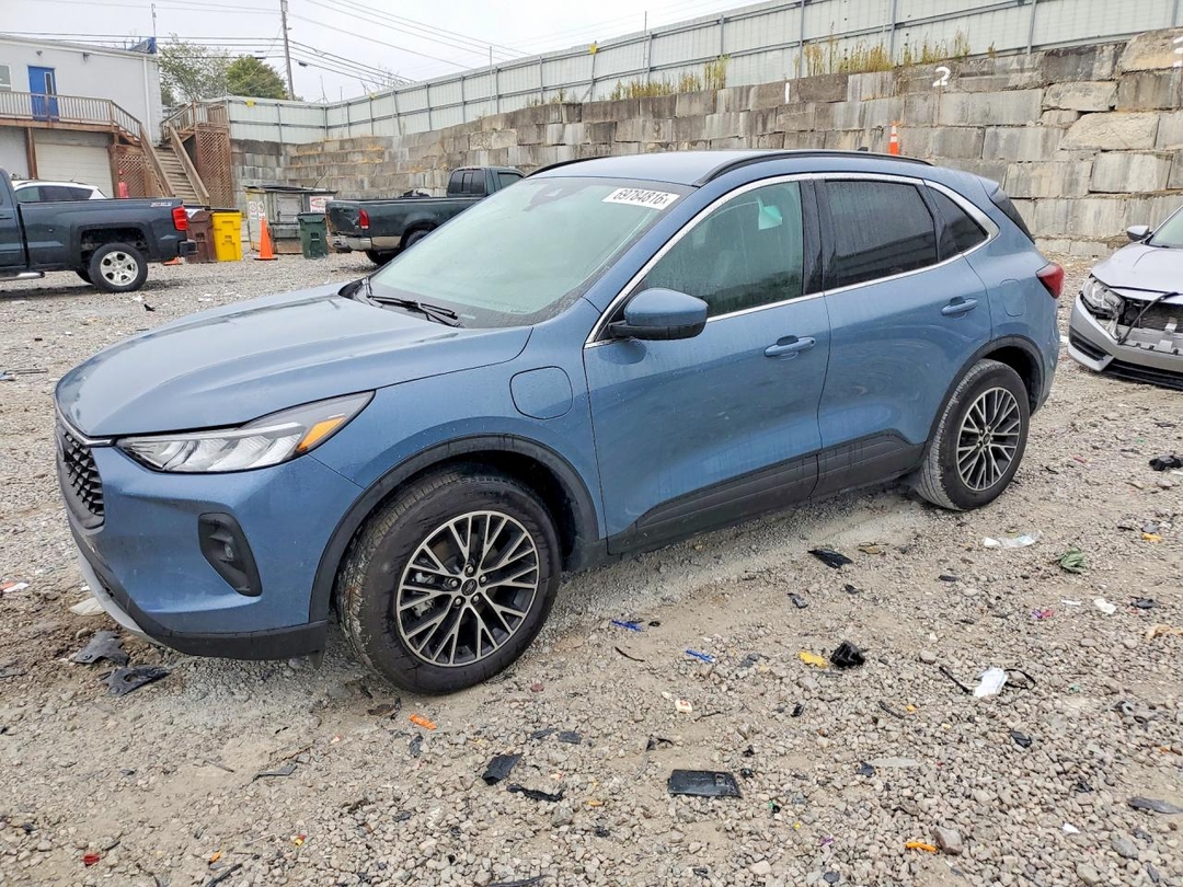 Vue de 2025 FORD ESCAPE, angle 1