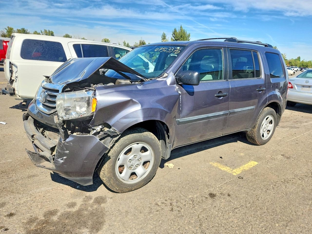 Vue de 2014 HONDA PILOT LX, angle 1
