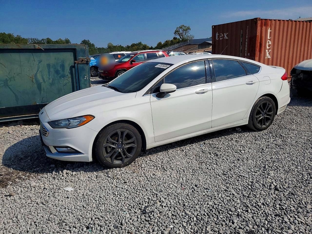 Vue de 2018 FORD FUSION SE, angle 1