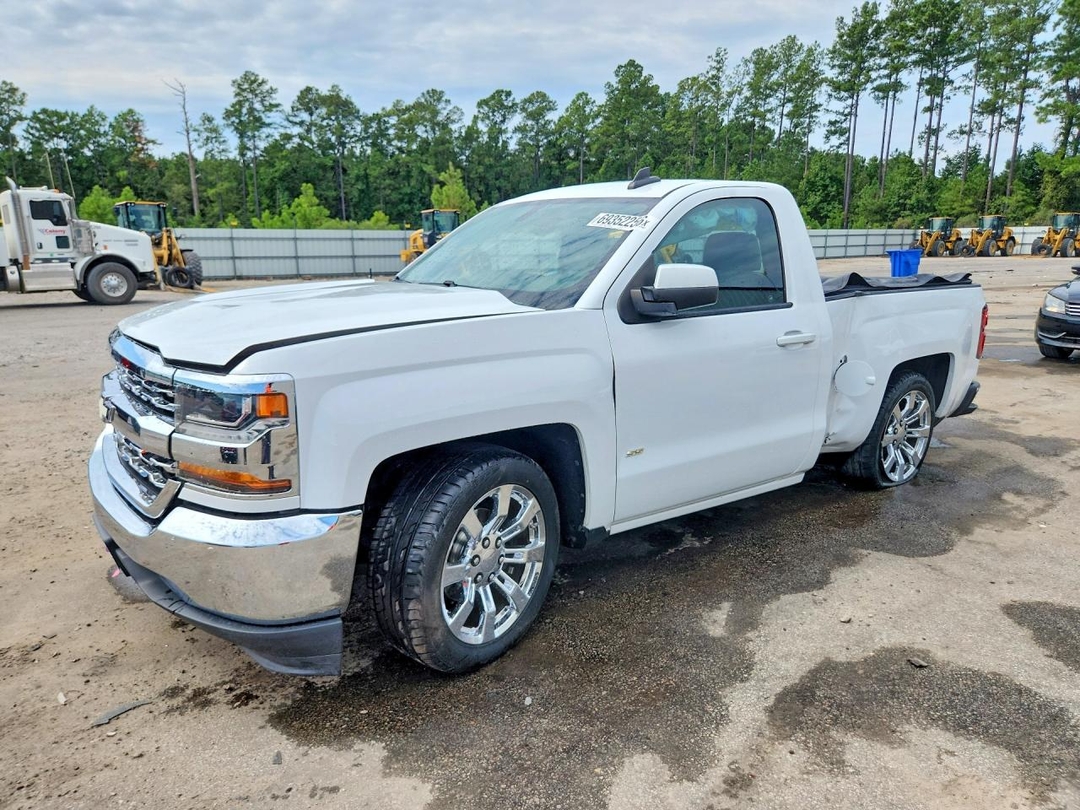 منظر 2017 CHEVROLET SILVERADO C1500، زاوية 1