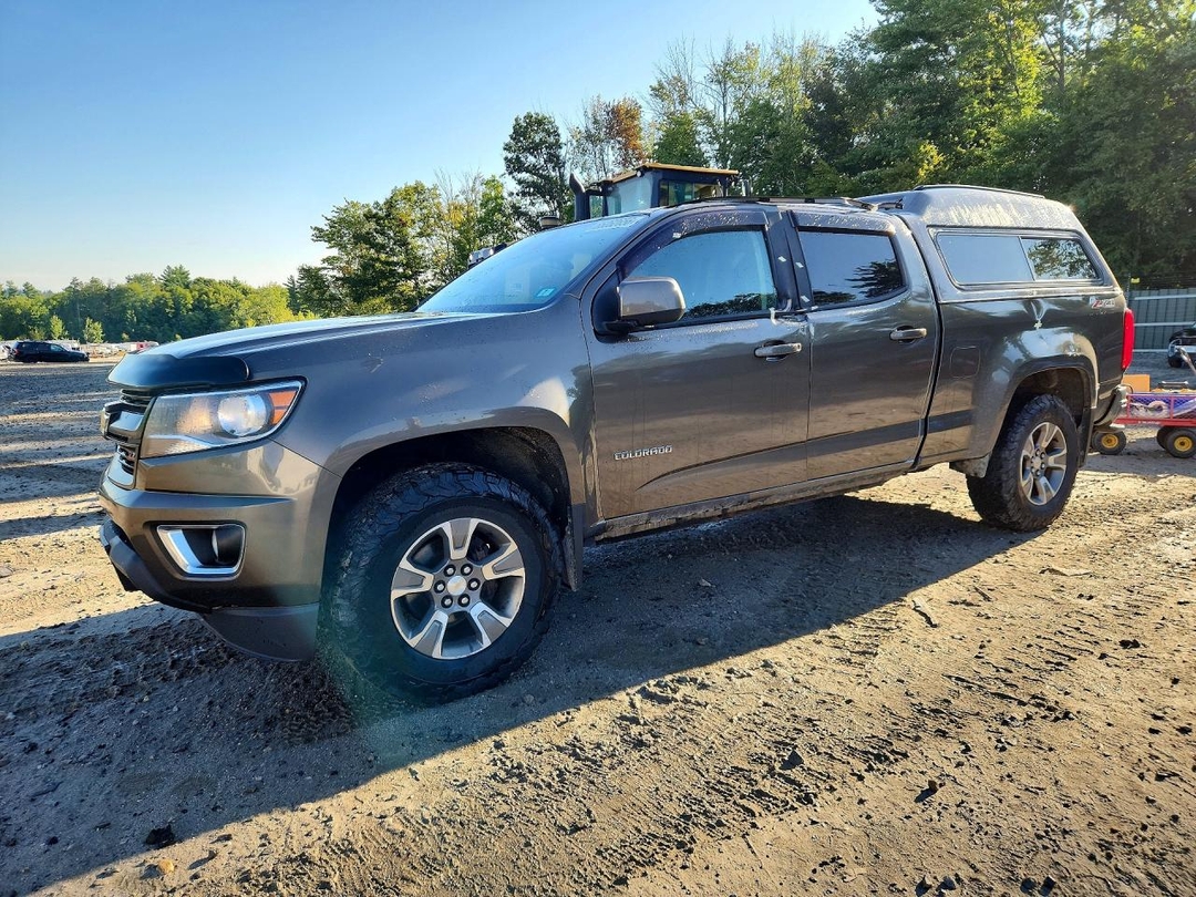Vue de 2015 CHEVROLET COLORADO Z71, angle 1