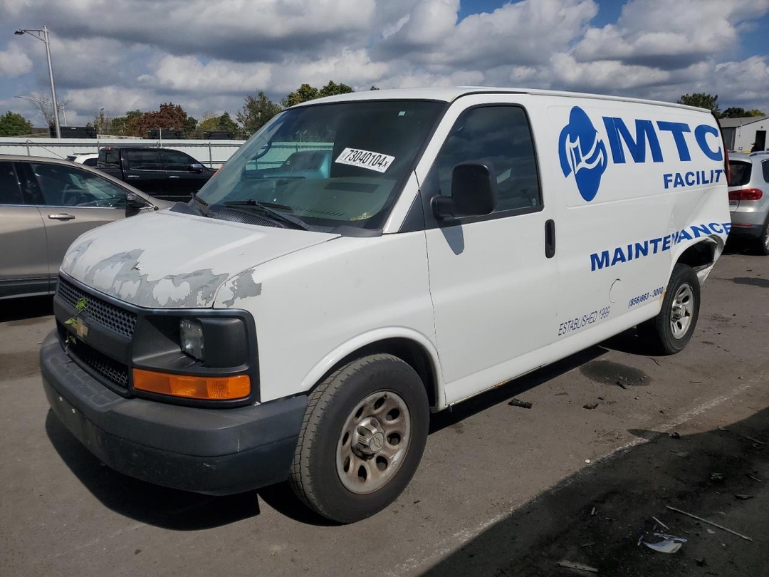 Вид 2012 CHEVROLET EXPRESS G1500, угол 1