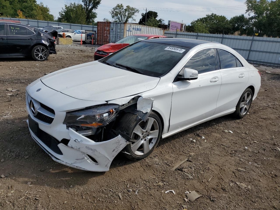 Vue de 2019 MERCEDES-BENZ CLA 250, angle 1