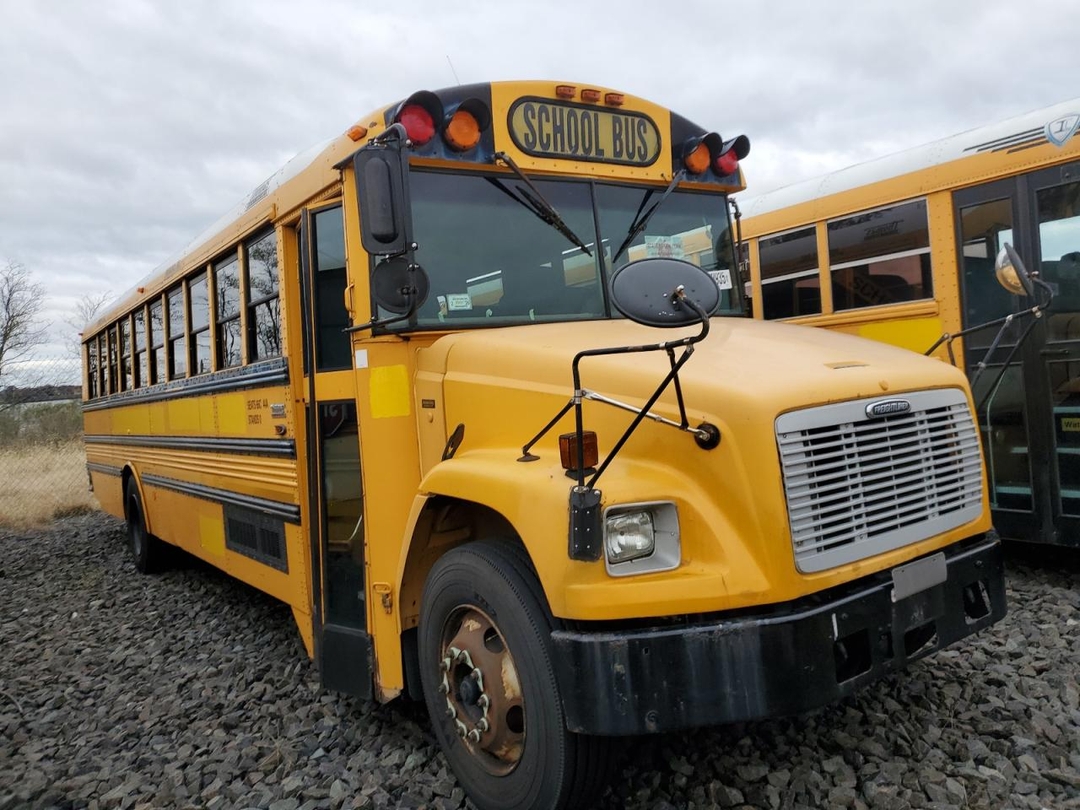 Вид 2005 THOMAS SAF-T-LINER C2 - SCHOOL BUS, угол 1