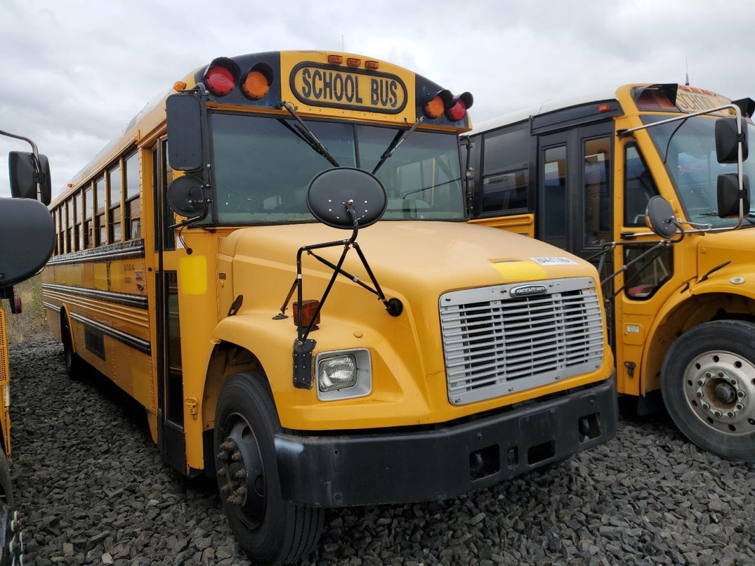 منظر 2006 THOMAS SAF-T-LINER C2 - SCHOOL BUS، زاوية 1