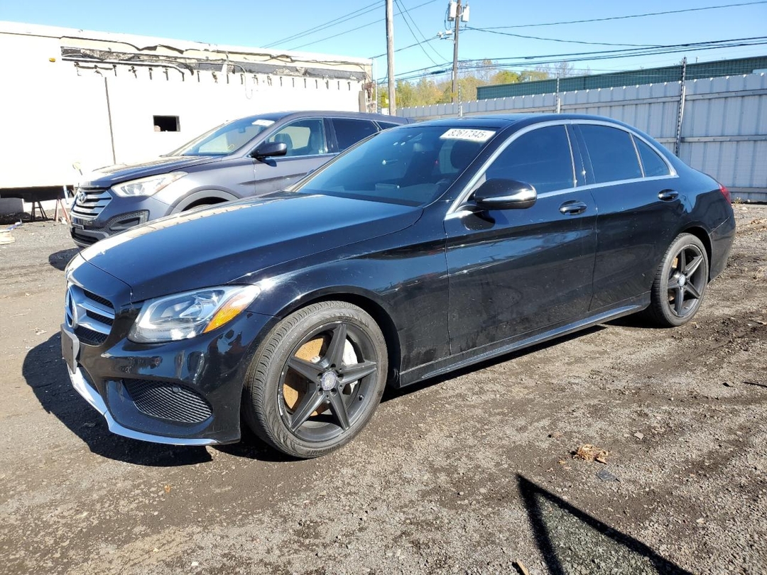 Vue de 2015 MERCEDES-BENZ C 300 4MATIC, angle 1