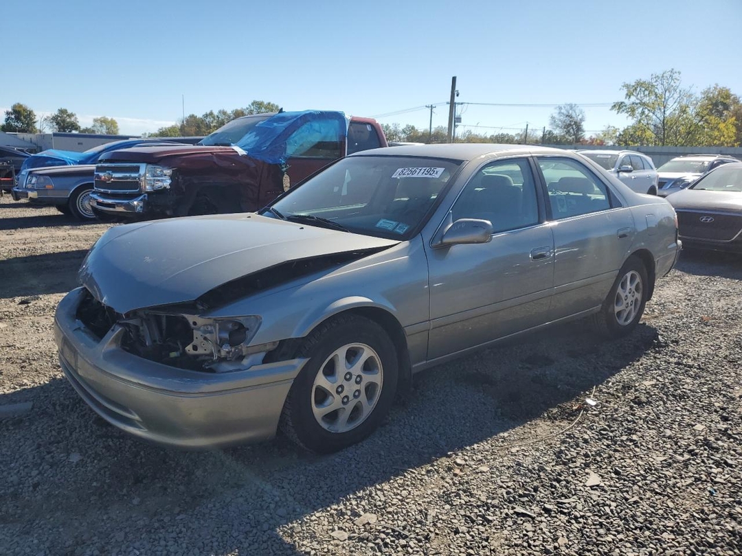 Вид 2001 TOYOTA CAMRY CE, угол 1