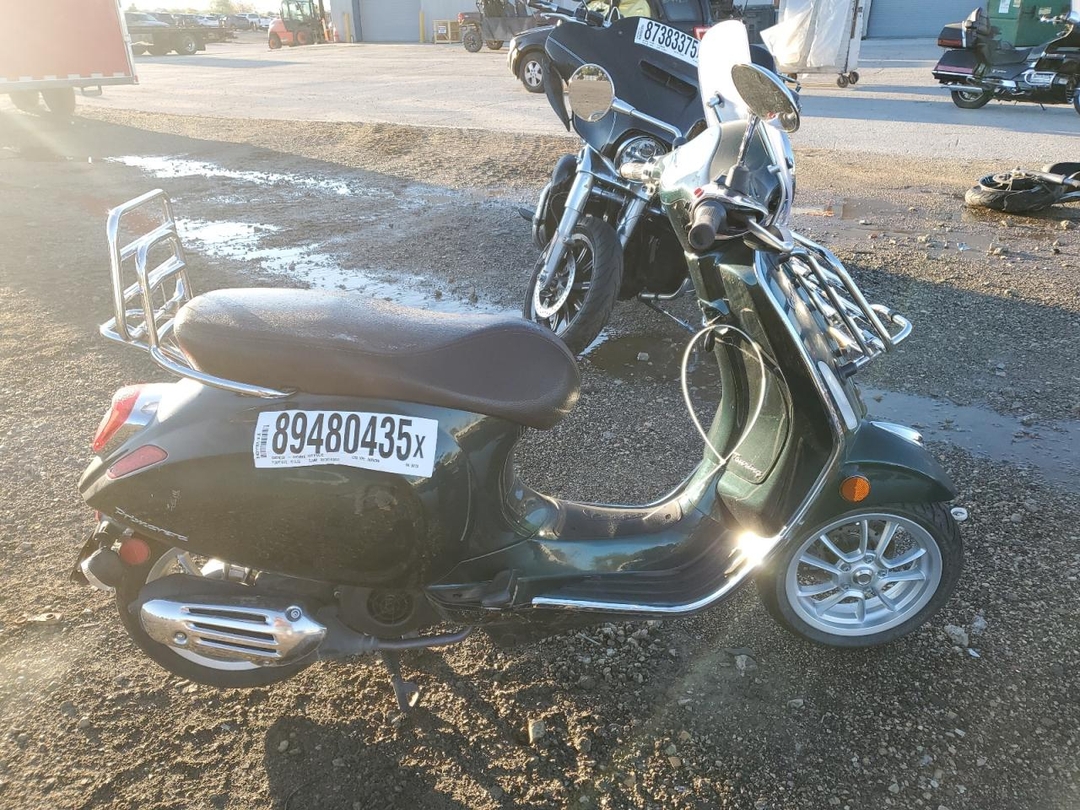 منظر 2020 VESPA PRIMAVERA، زاوية 1