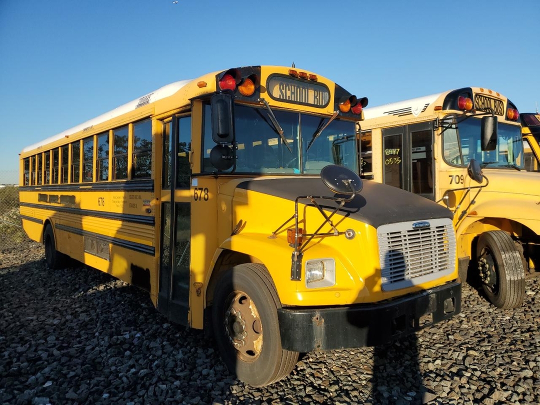 منظر 2006 THOMAS SAF-T-LINER C2 - SCHOOL BUS، زاوية 1