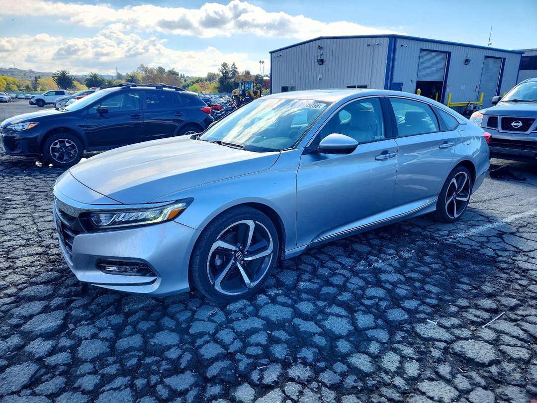 Vue de 2018 HONDA ACCORD EX, angle 1