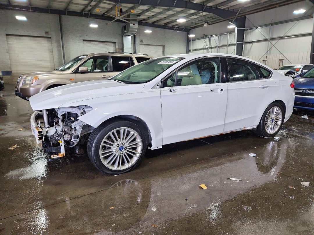 Vista de 2013 FORD FUSION SE, ángulo 1