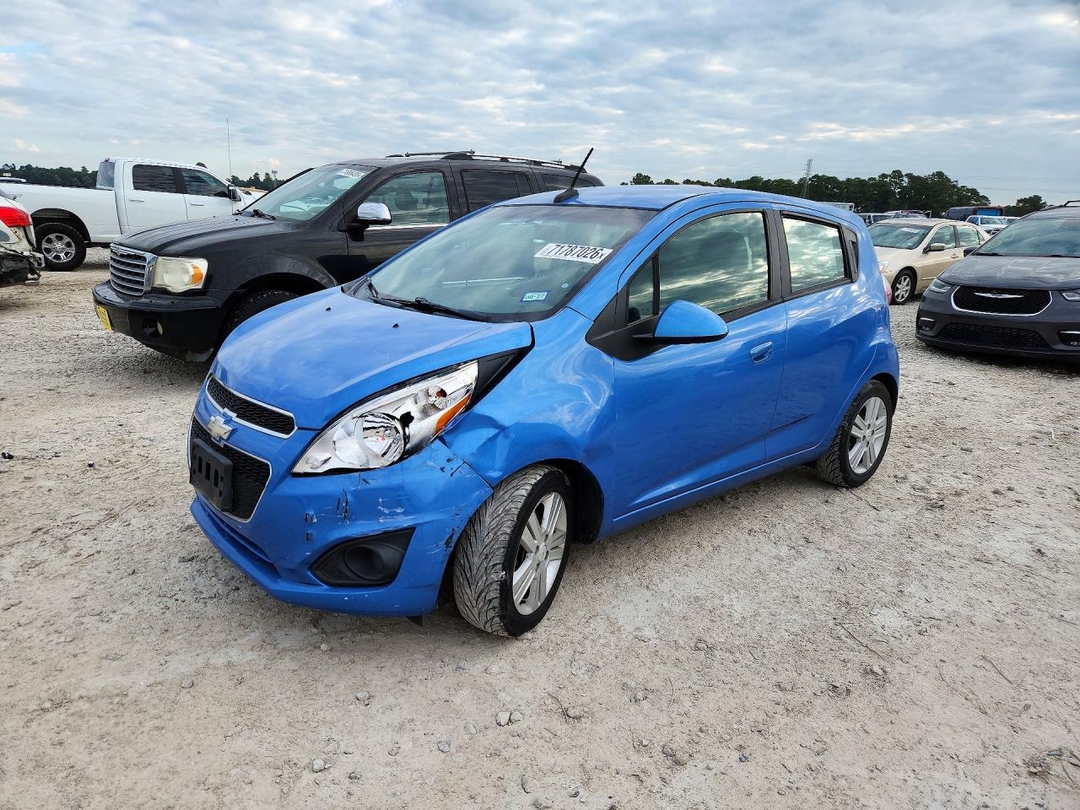 منظر 2014 CHEVROLET SPARK 1LT، زاوية 1