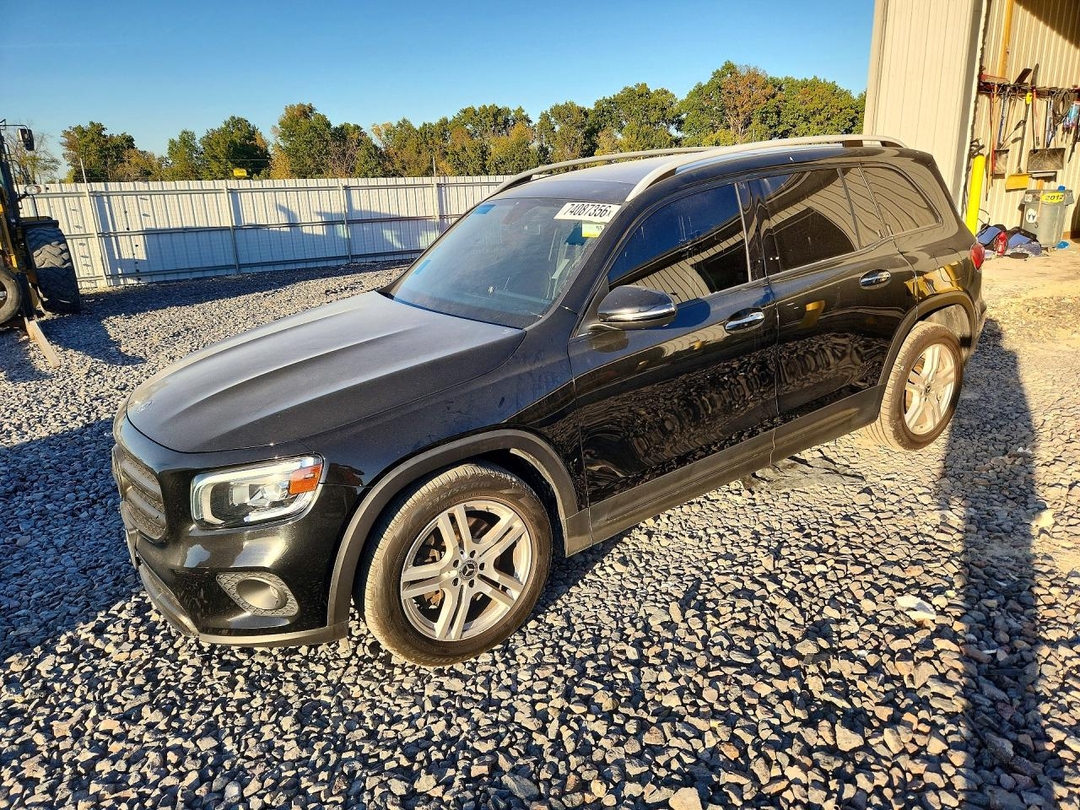 منظر 2020 MERCEDES-BENZ GLB 250 4MATIC، زاوية 1