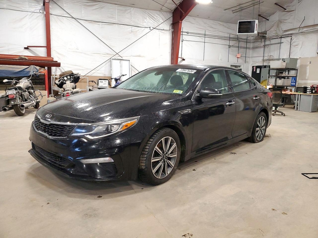 منظر 2019 KIA OPTIMA LX، زاوية 1