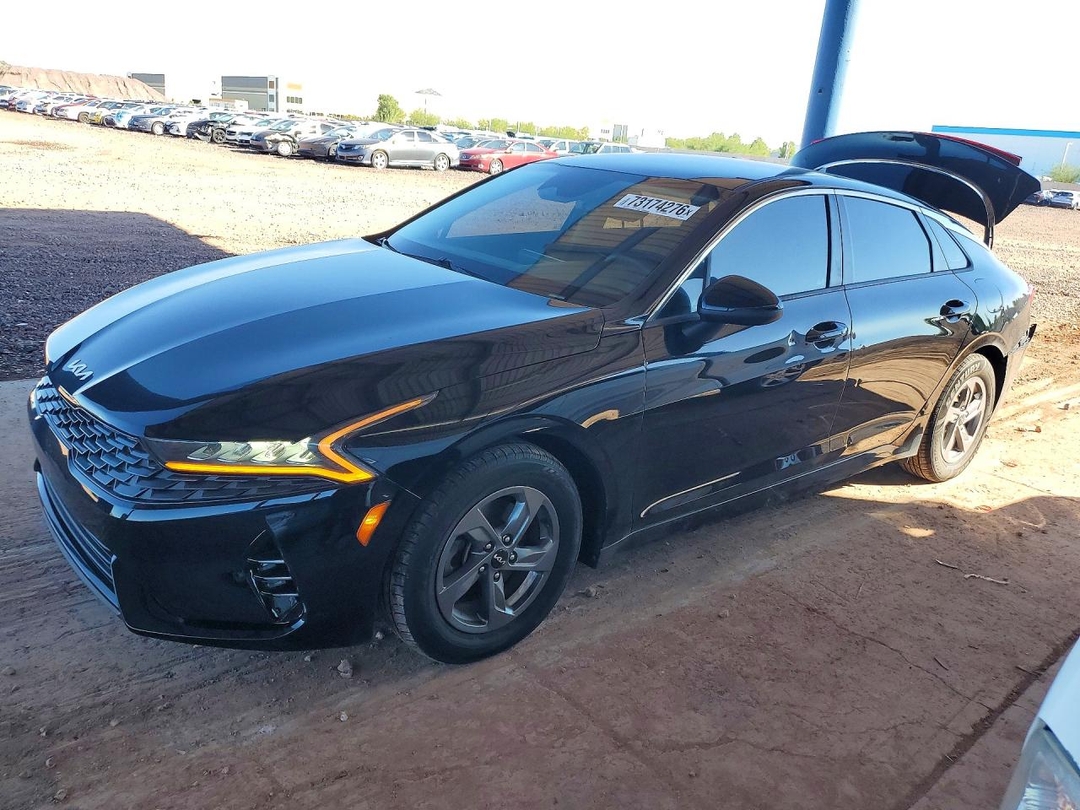 منظر 2022 KIA K5 LXS، زاوية 1
