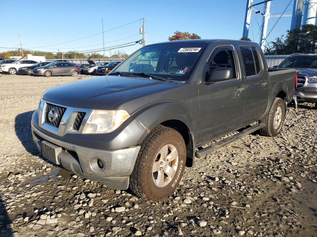 Vue de 2010 NISSAN FRONTIER SE V6, angle 1
