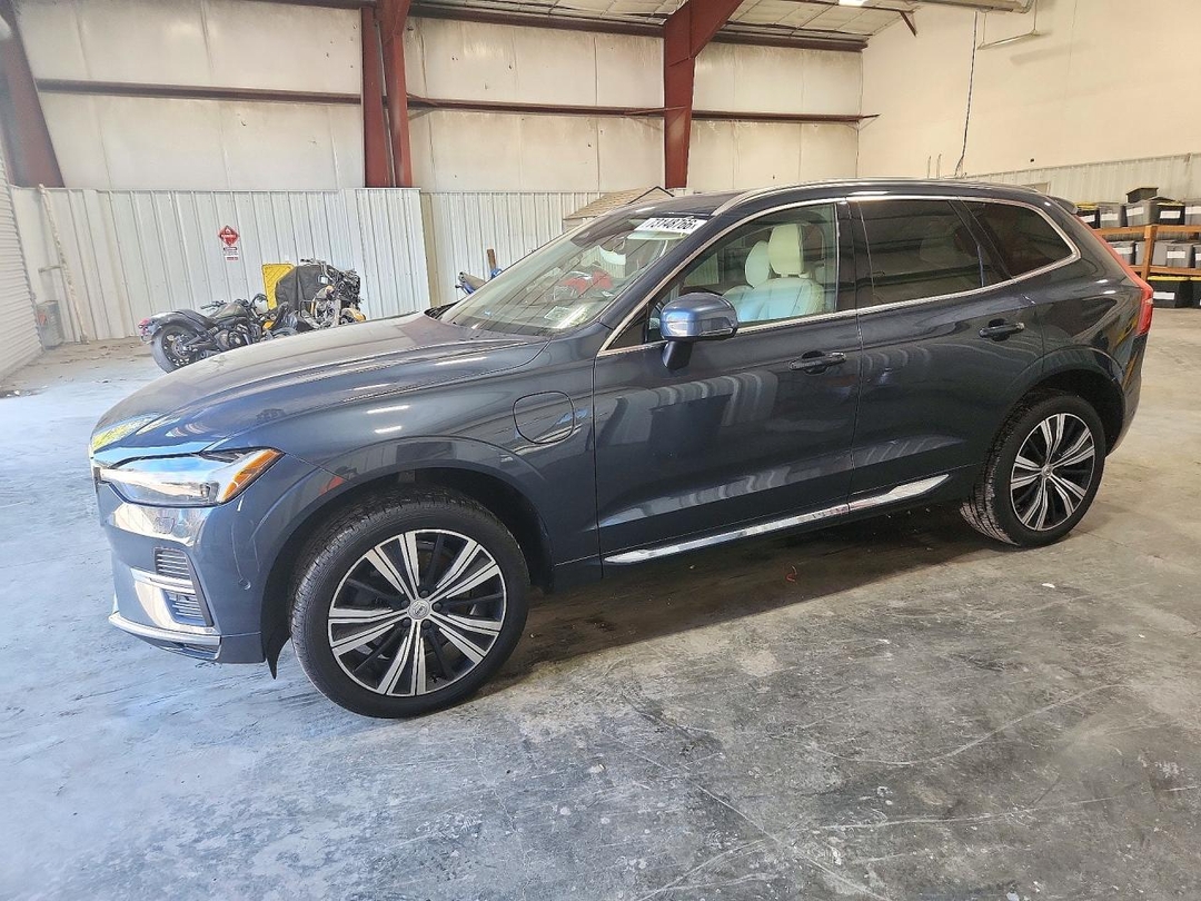 Vue de 2022 VOLVO XC60 T8 RECHARGE INSCRIPTION, angle 1
