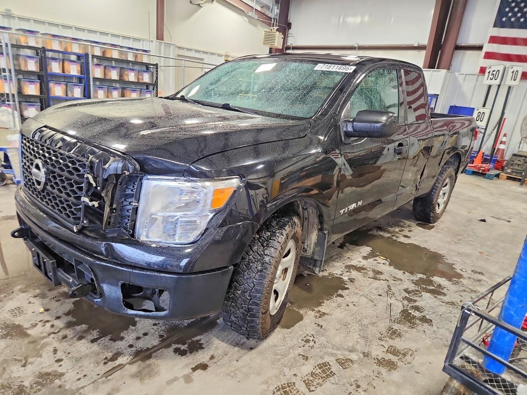 Vue de 2018 NISSAN TITAN S, angle 1