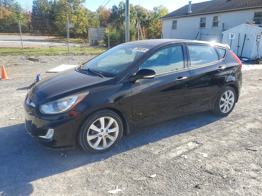 Vista de 2013 HYUNDAI ACCENT SE, ángulo 1