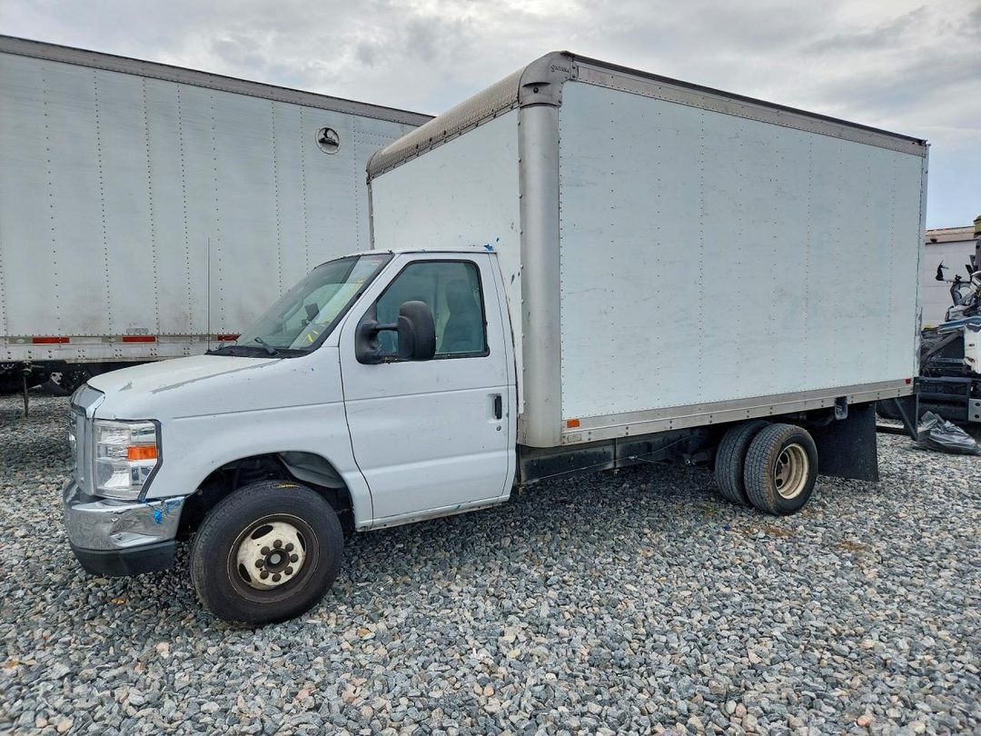 منظر 2019 FORD E350 BOX TRUCK، زاوية 1