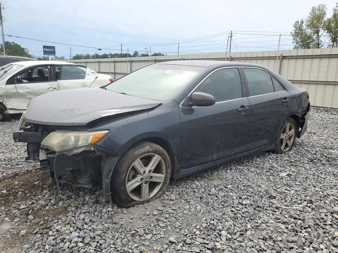 منظر 2013 TOYOTA CAMRY SE، زاوية 1