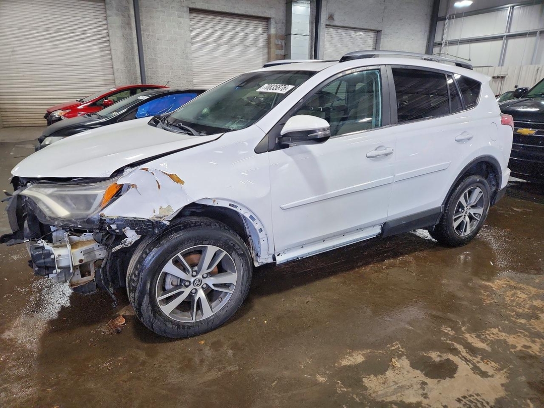 منظر 2018 TOYOTA RAV4 XLE، زاوية 1