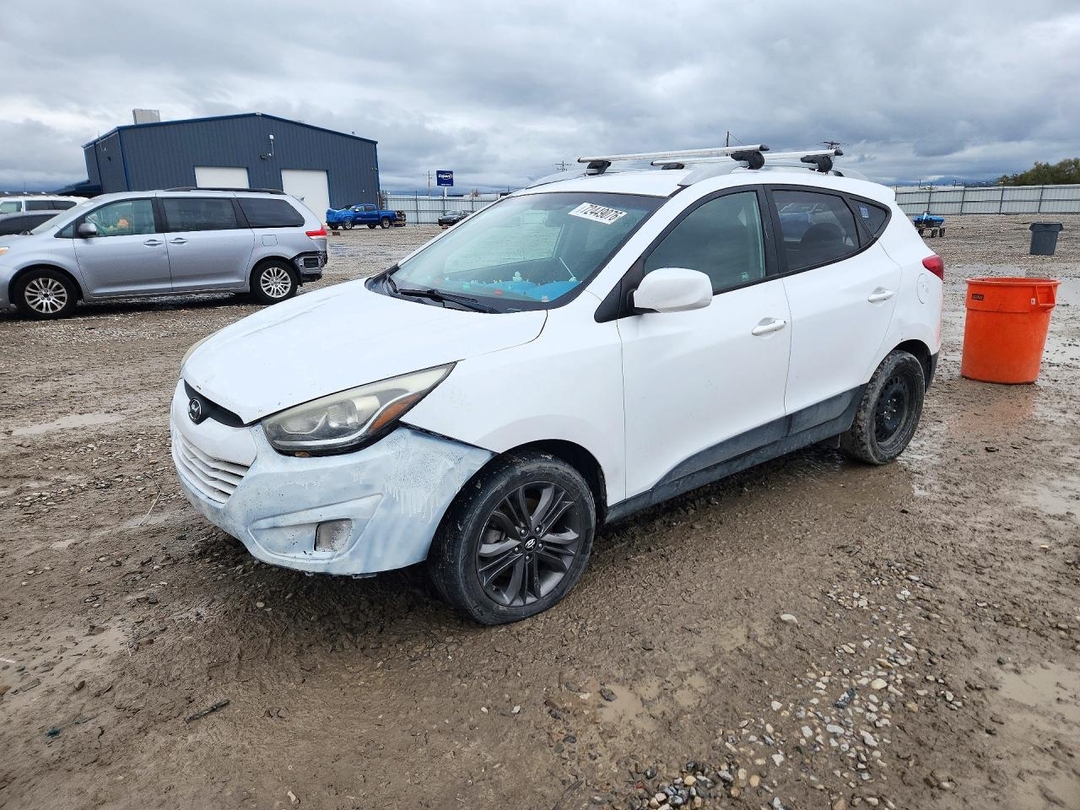 Вид 2014 HYUNDAI TUCSON SE, угол 1