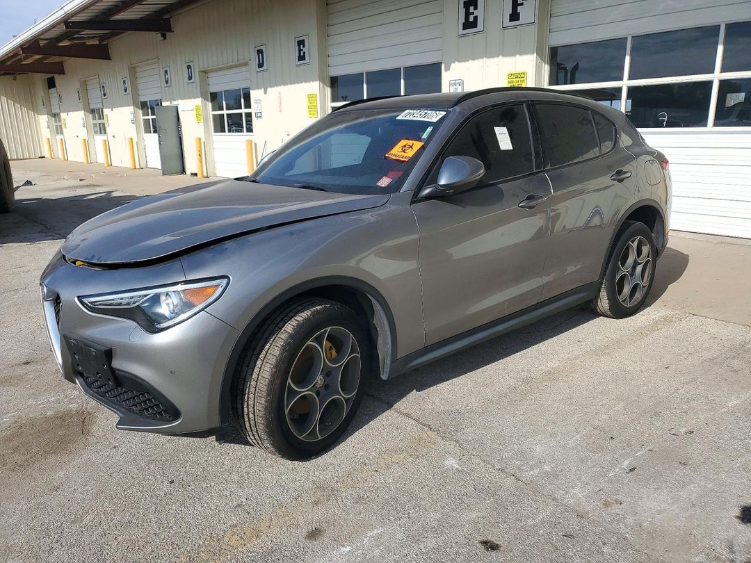 منظر 2018 ALFA ROMEO STELVIO TI SPORT، زاوية 1