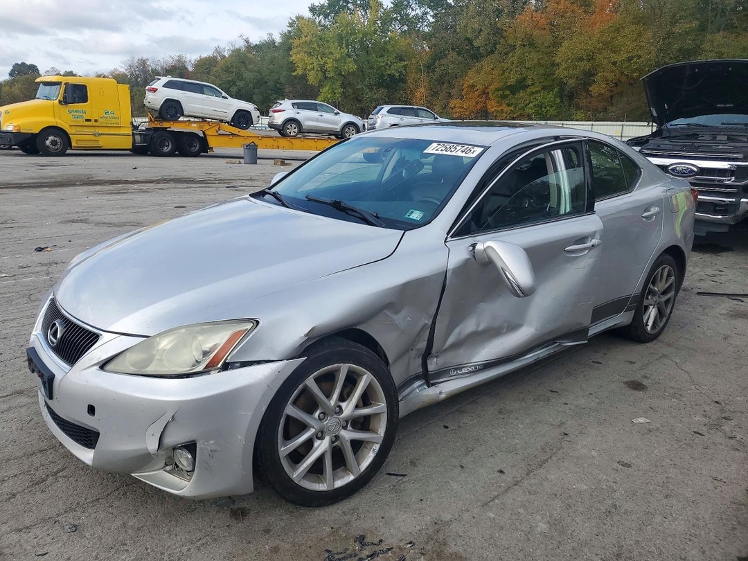 Вид 2011 LEXUS IS 250, угол 1