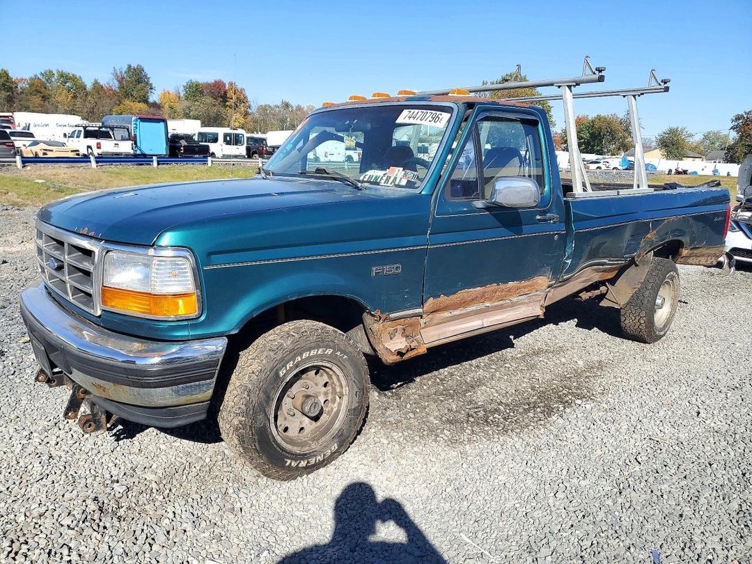 Vue de 1996 FORD F150 XLT, angle 1