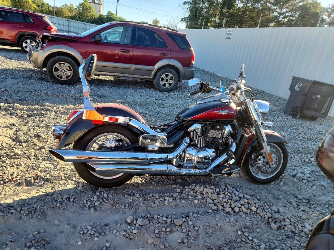 Vue de 2009 SUZUKI VLR1800, angle 1