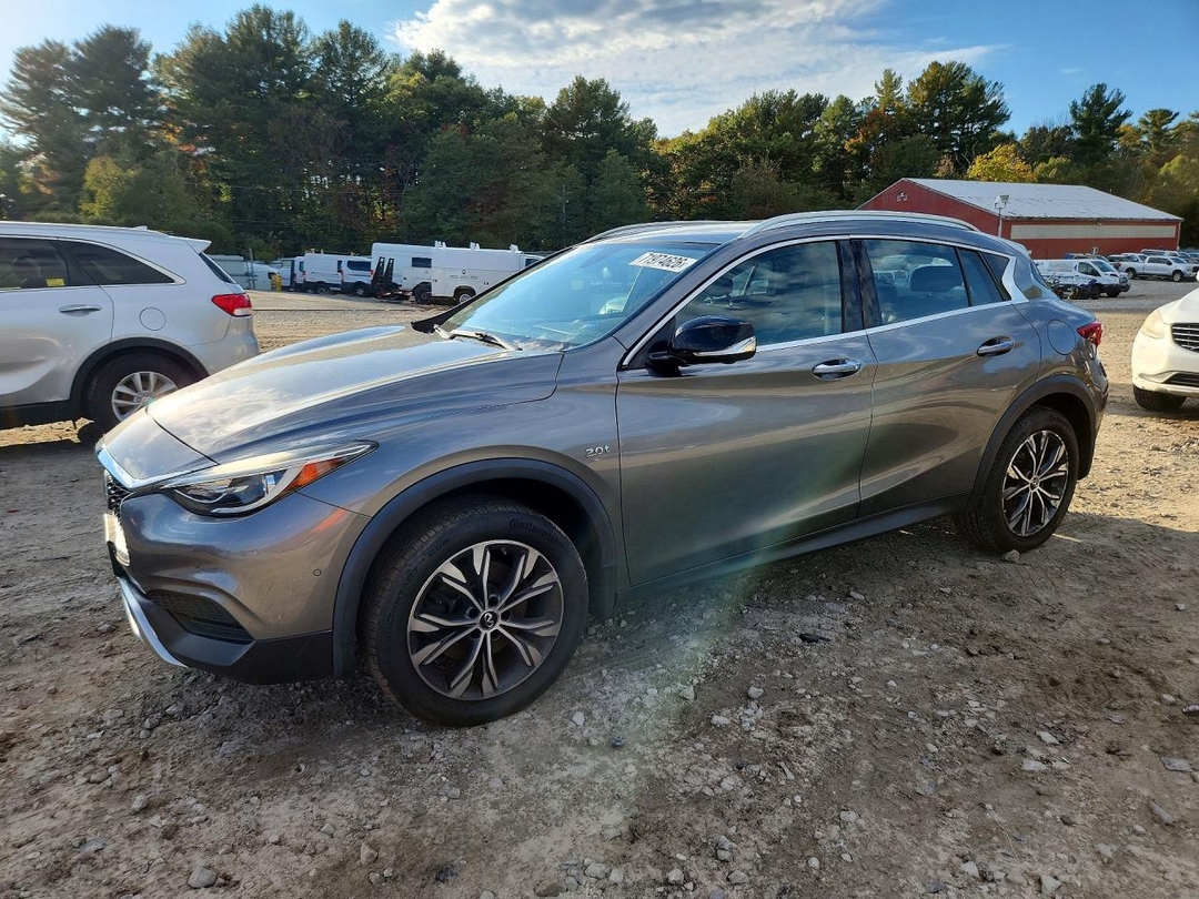 منظر 2019 INFINITI QX30 LUXE، زاوية 1