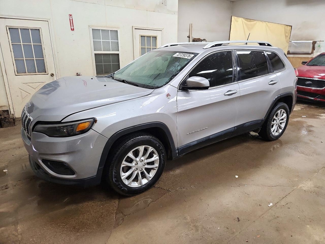 Вид 2019 JEEP CHEROKEE LATITUDE, угол 1
